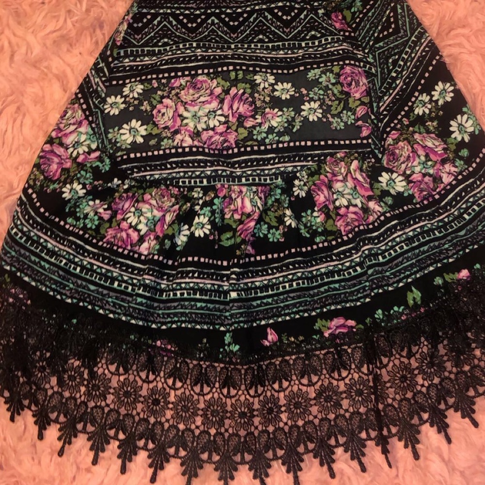 Crop Top - Picture 2 of 3